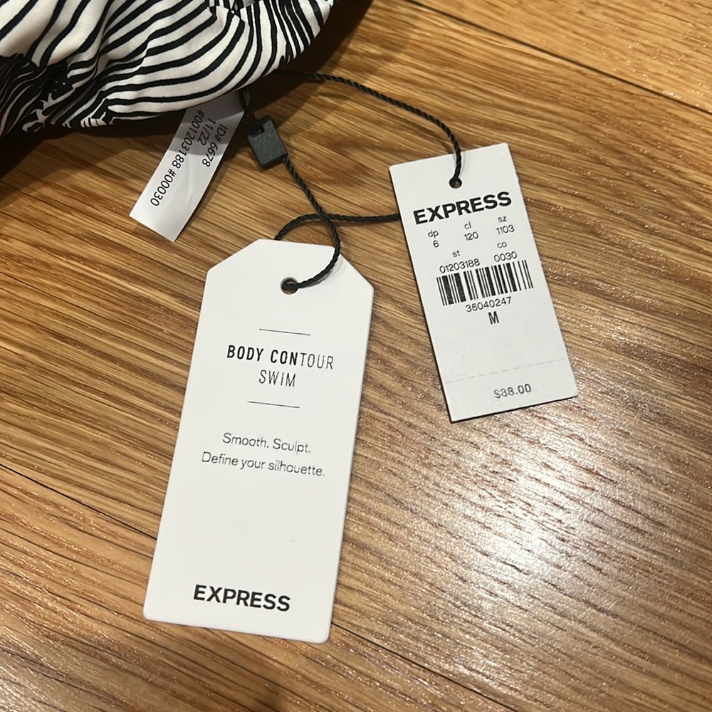 Express Floral Plunge Swimsuit Bodysuit - Picture 6 of 8
